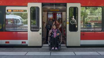 barrierefreie Schweiz, barrierefrei, hindernisfrei, rollstuhl, Zug